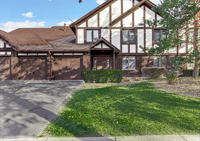Photo 2 of Condo for sale at 6750 180th St #1W, Tinley Park, IL 60477 | MLS# 12221866 | Listing updated on 2024-12-06