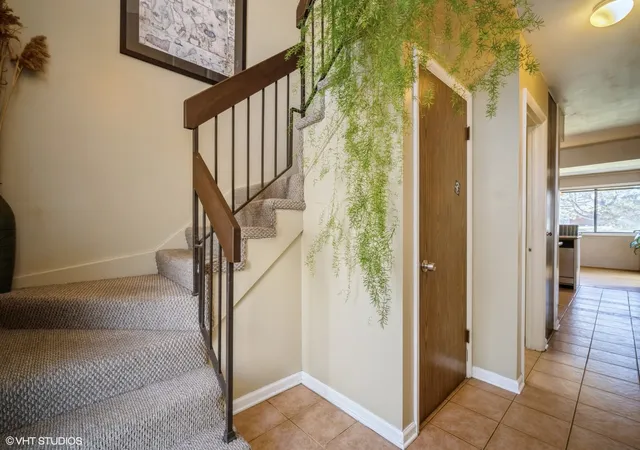 Photo 2 of Townhouse for sale at 1050 Cumberland Ct, Vernon Hills, IL 60061 | MLS# 12222121 | Listing updated on 2024-12-06