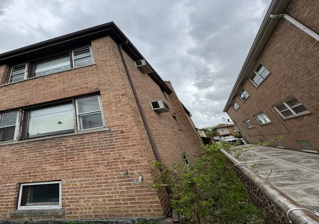 3rd image of 461 Madison Ave, Calumet, IL 60409