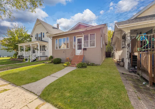 Photo 1 of Single family home for sale at 292 W 15th Place, Chicago Heights, IL 60411 | MLS# 12222346 | Listing updated on 2024-12-06