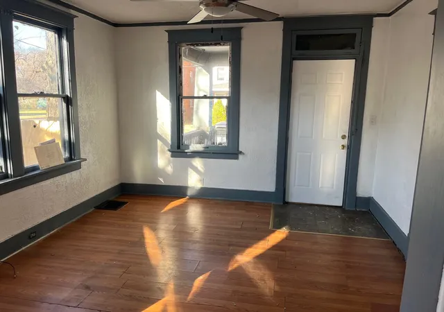 Photo 2 of Single family home for sale at 914 W 3rd Street, Peoria, IL 61605 | MLS# 12222687 | Listing updated on 2024-12-09