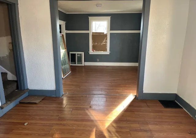 Photo 3 of Single family home for sale at 914 W 3rd Street, Peoria, IL 61605 | MLS# 12222687 | Listing updated on 2024-12-09