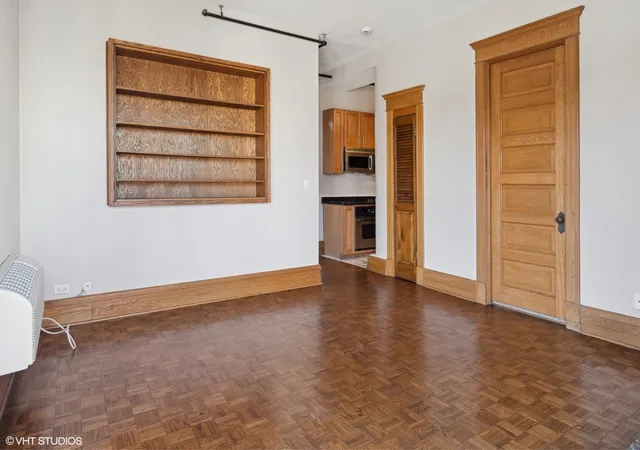 Photo 4 of Condo for sale at 2800 N Pine Grv Ave #7K, Chicago, IL 60657 | MLS# 12222735 | Listing updated on 2024-12-11