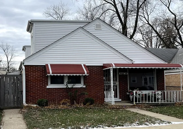 Photo 1 of Single family home for sale at 36 S 46th Avenue, Bellwood, IL 60104 | MLS# 12223486 | Listing updated on 2024-12-10