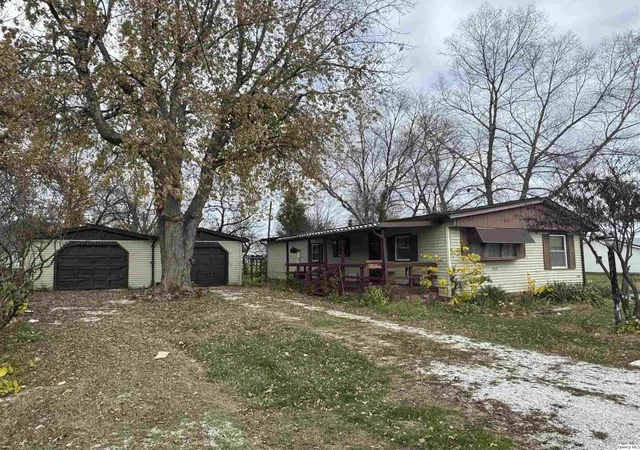 Photo 1 of Manufactured home for sale at 207 E Union, Mt. Sterling, IL 62353 | MLS# 12242777 | Listing updated on 2024-12-10