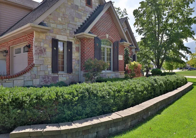 Photo 3 of Single family home for sale at 21323 S Wooded Cvs Dr, Elwood, IL 60421 | MLS# 12254410 | Listing updated on 2024-12-11