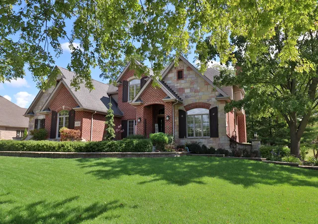 Photo 3 of Single family home for sale at 21323 S Wooded Cvs Dr, Elwood, IL 60421 | MLS# 12254410 | Listing updated on 2024-12-11