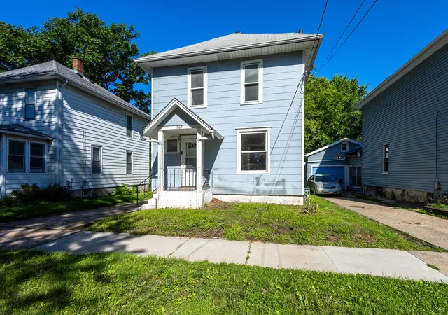 Photo 2 of Single family home for sale at 1169 23rd Street, Moline, IL 61265 | MLS# 100000101 | Listing updated on 2026-10-21
