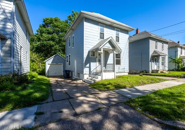 Photo 3 of Single family home for sale at 1169 23rd Street, Moline, IL 61265 | MLS# 100000101 | Listing updated on 2026-10-21