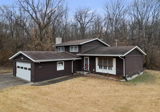 Photo 1 of Single family home for sale at 8412 10th Street W, Rock Island, IL 61201 | MLS# 100000527 | Listing updated on 2026-08-30