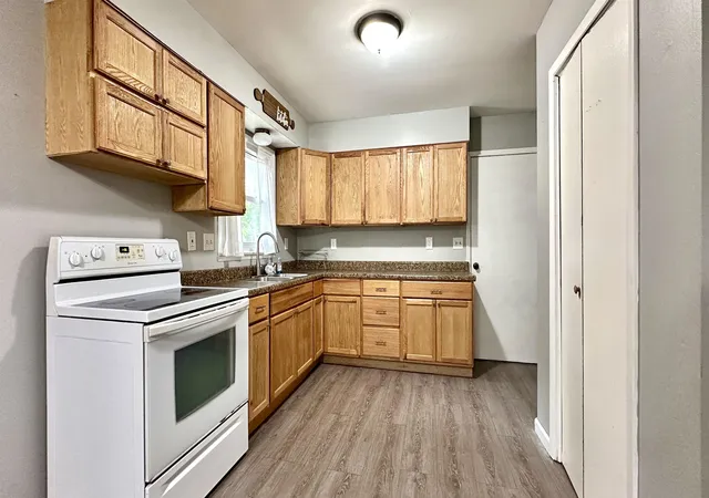 4th image of 21773 Illinois Ave, Thompsonville, IL 62890 | MLS# 100539003