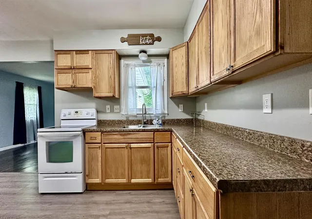 5th image of 21773 Illinois Ave, Thompsonville, IL 62890 | MLS# 100539003