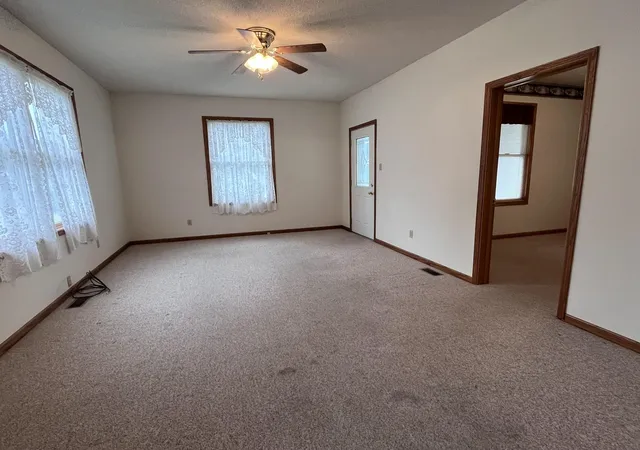Photo 3 of Single family home for sale at 2231 Ohio St, Quincy, IL 62301 | MLS# 100539018 | Listing updated on 2026-09-20