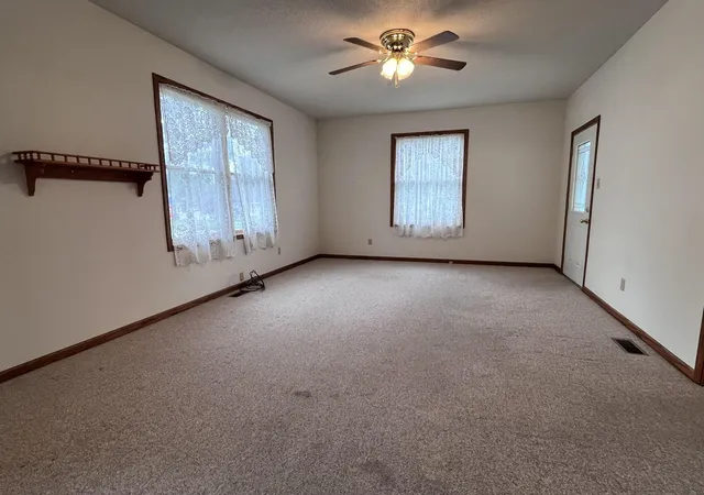 Photo 3 of Single family home for sale at 2231 Ohio St, Quincy, IL 62301 | MLS# 100539018 | Listing updated on 2026-09-20