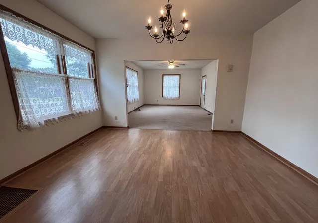 Photo 4 of Single family home for sale at 2231 Ohio St, Quincy, IL 62301 | MLS# 100539018 | Listing updated on 2026-09-20