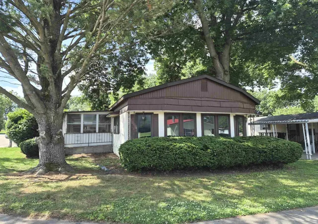 Photo 2 of Manufactured home for sale at 2220 Sunny Ln, Quincy, IL 62305 | MLS# 100539036 | Listing updated on 2026-09-24