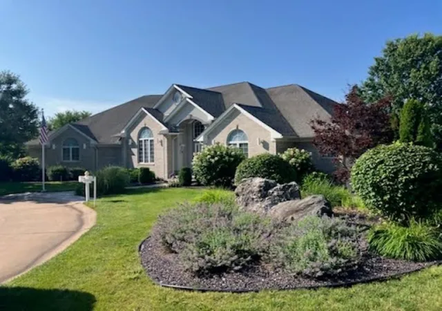 1st image of 4932 Lake View Dr, Quincy, IL 62305 | MLS# 100539045