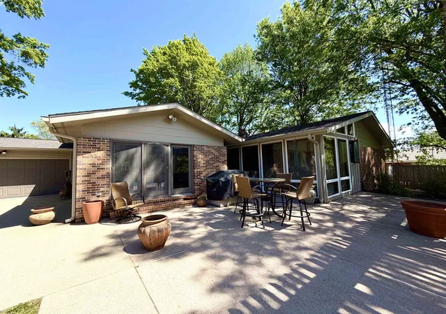 3rd image of 208 N Sunny Slope St N, West Frankfort, IL 62896 | MLS# 100539046