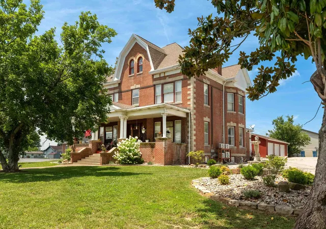 1st image of 1414 W Main St, Marion, IL 62959 | MLS# 100539052