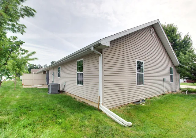 3rd image of 2605 N 13Th St, Quincy, IL 62305 | MLS# 100539063