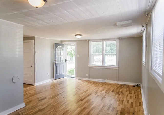 Photo 3 of Sale Pending at 3208 Harrison St, Quincy, IL 62301 | MLS# 100539071 | Listing updated on 2026-09-25