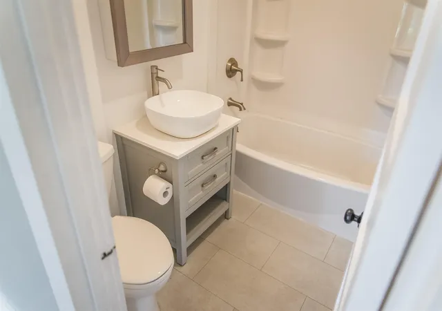 Photo 4 of Sale Pending at 3208 Harrison St, Quincy, IL 62301 | MLS# 100539071 | Listing updated on 2026-09-25