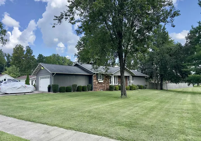 Photo 1 of Single family home for sale at 1402 E Cleveland St, West Frankfort, IL 62896 | MLS# 100539072 | Listing updated on 2026-09-13