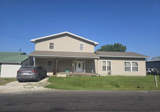 1st image of 105 S Cedar St S, Bowen, IL 62316 | MLS# 100539075