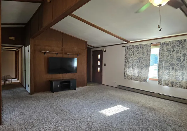 Photo 3 of Sale Pending at 319 Rogers Rd, Carthage, IL 62321 | MLS# 100539095 | Listing updated on 2026-09-21