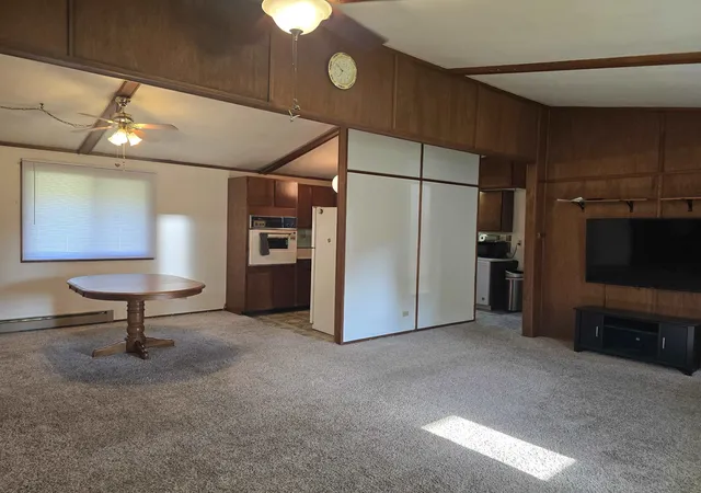 Photo 4 of Sale Pending at 319 Rogers Rd, Carthage, IL 62321 | MLS# 100539095 | Listing updated on 2026-09-21