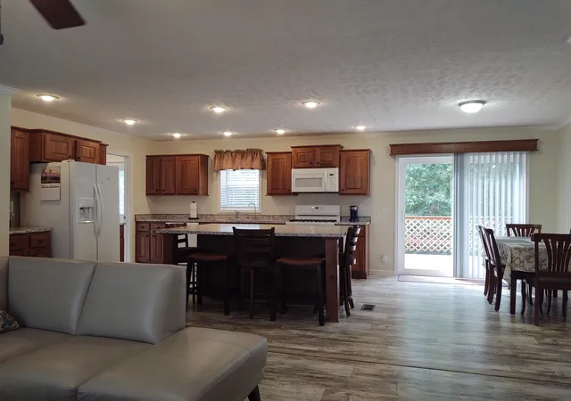 Photo 3 of Single family home for sale at 1475 Hound Dog Ridge Rd, Vienna, IL 62995 | MLS# 100539098 | Listing updated on 2026-08-16