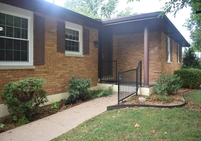 Photo 2 of Single family home for sale at 3025 Lantern Ln, Quincy, IL 62301 | MLS# 100539117 | Listing updated on 2026-09-16