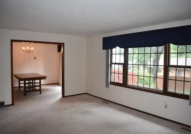 Photo 4 of Single family home for sale at 3025 Lantern Ln, Quincy, IL 62301 | MLS# 100539117 | Listing updated on 2026-09-16