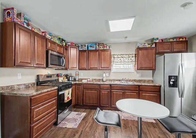 Photo 3 of Single family home for sale at 512 E Lafayette St, Clayton, IL 62324 | MLS# 100539118 | Listing updated on 2026-09-14