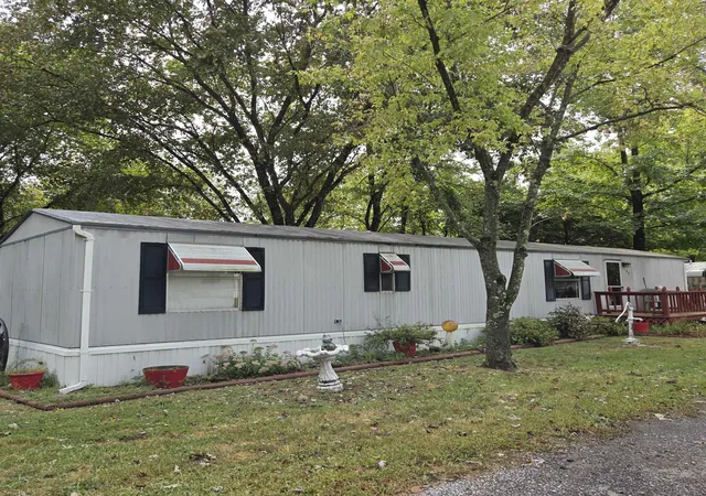 Photo 1 of Manufactured home for sale at 231 S Court St #42, Benton, IL 62812 | MLS# 100539130 | Listing updated on 2026-09-20