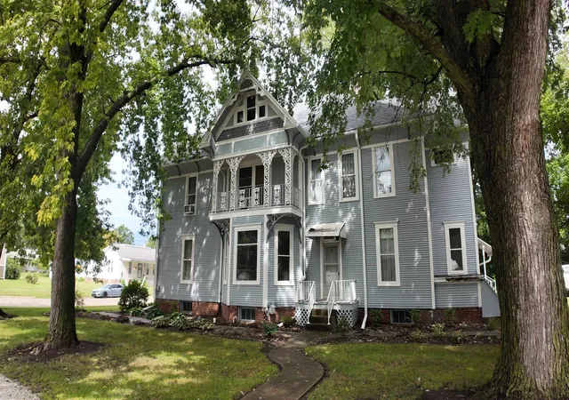 Photo 4 of Single family home for sale at 235 N Jackson St, Rushville, IL 62681 | MLS# 100539135 | Listing updated on 2026-10-18