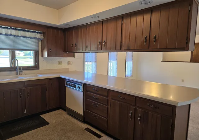 Photo 3 of Single family home for sale at 700 N Haven Dr, Carthage, IL 62321 | MLS# 100539153 | Listing updated on 2026-10-11