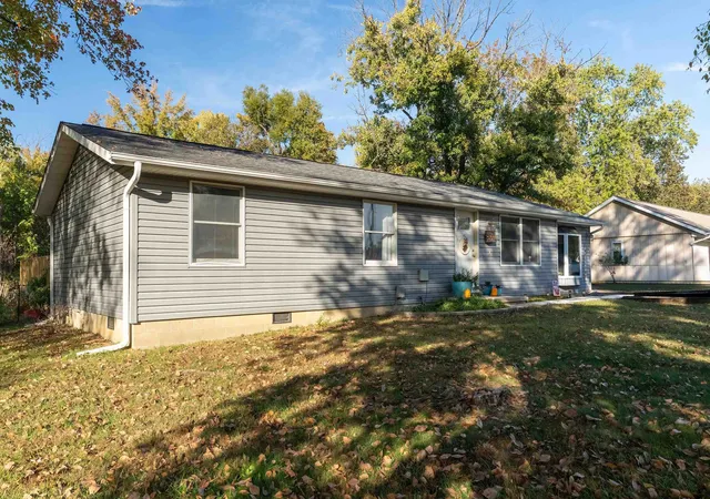 Photo 3 of Single family home for sale at 1800 E Pickett Ln, Marion, IL 62959 | MLS# 100539162 | Listing updated on 2026-10-28