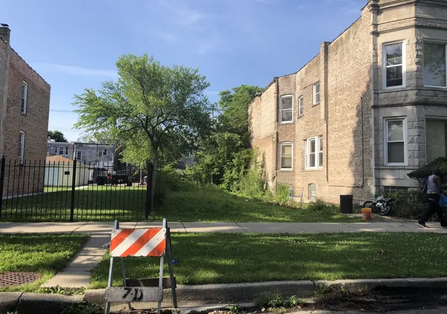 Homes for sale in Chicago, IL | 3929 W Flournoy St, Chicago, IL 60624 | MLS# 10438546