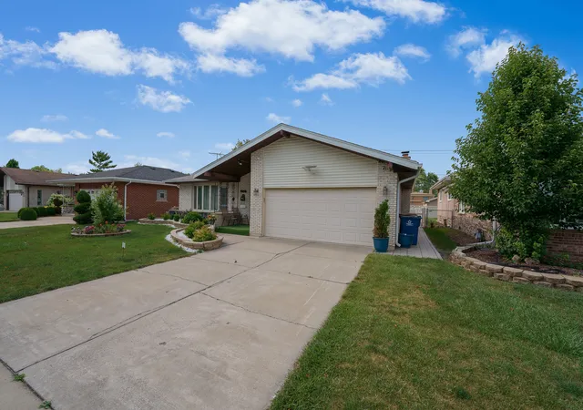 Photo 2 of Single family home for sale at 4832 W 107th Street, Oak Lawn, IL 60453 | MLS# 11949583 | Listing updated on 2026-10-11