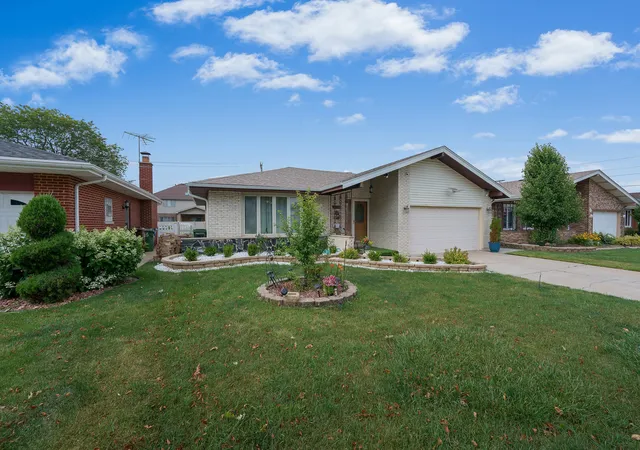 Photo 1 of Single family home for sale at 4832 W 107th Street, Oak Lawn, IL 60453 | MLS# 11949583 | Listing updated on 2026-10-11