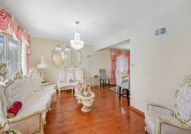 Photo 4 of Single family home for sale at 4832 W 107th Street, Oak Lawn, IL 60453 | MLS# 11949583 | Listing updated on 2026-10-11