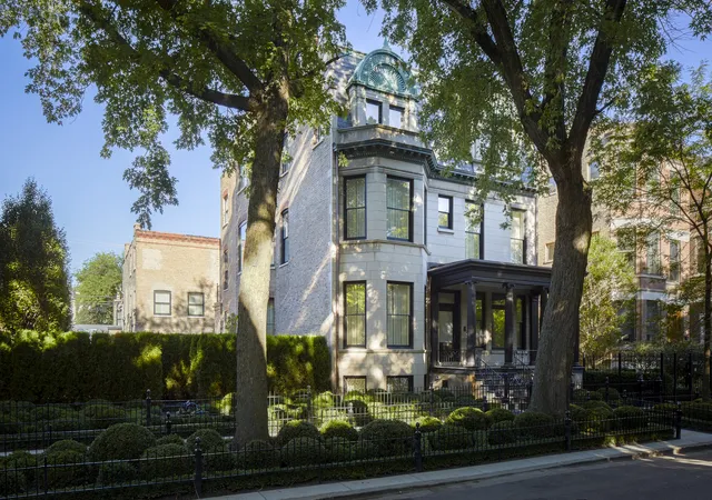 Single family home for sale at 2026 N Kenmore Ave, Chicago, IL 60614 | MLS# 11985710