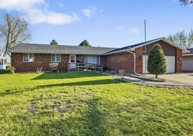 1st image of 609 E Porter Ave, Watseka, IL 60970 | MLS# 12029611