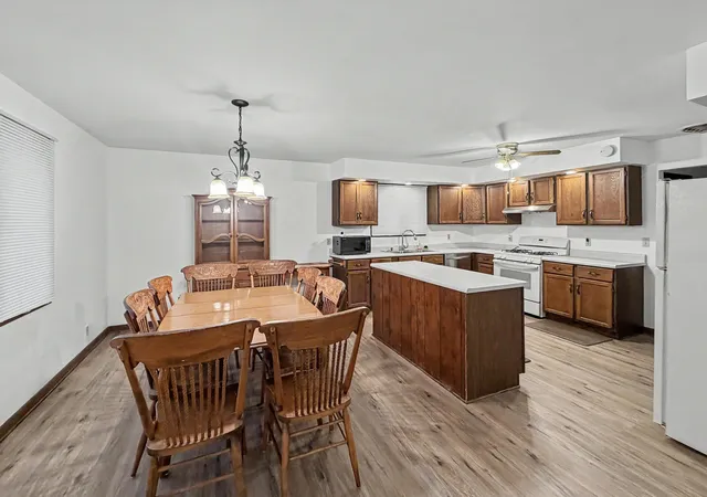 4th image of 609 E Porter Ave, Watseka, IL 60970 | MLS# 12029611