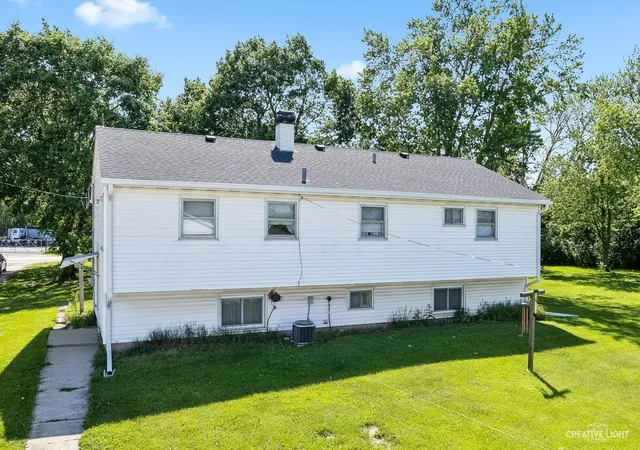 Homes for sale in Hampshire, IL | 43w916 Us Hwy 20, Hampshire, IL 60140 | MLS# 12064445