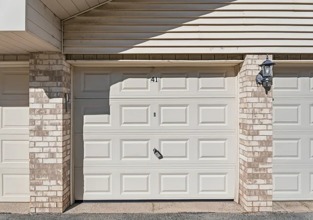 Photo 2 of Condo for sale at 6845 Forestview Dr #2D, Oak Forest, IL 60452 | MLS# 12086913 | Listing updated on 2026-10-06