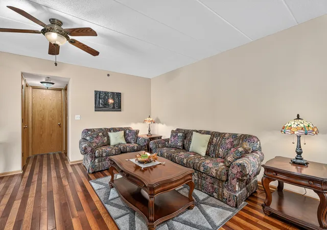 Listing Photo 5 - Condo for sale in building located at 6845 Forestview Dr, Oak Forest, IL 60452 - Unit #2D