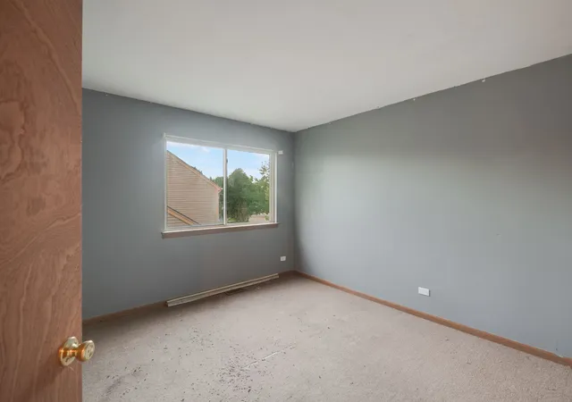 Photo 2 of Single family home for sale at 42 W Dahlia Ln, Round Lake Beach, IL 60073 | MLS# 12110480 | Listing updated on 2026-10-01