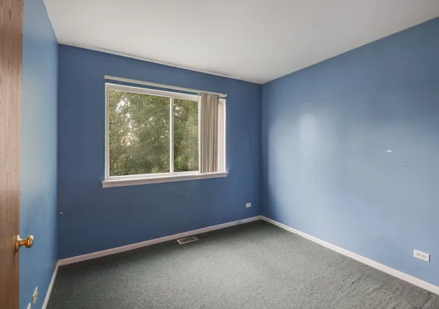 Photo 3 of Single family home for sale at 42 W Dahlia Ln, Round Lake Beach, IL 60073 | MLS# 12110480 | Listing updated on 2026-10-01